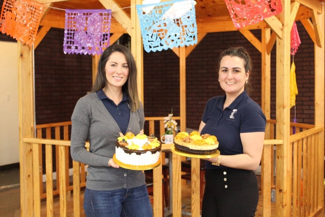 Pancho Anya ladies with cakes